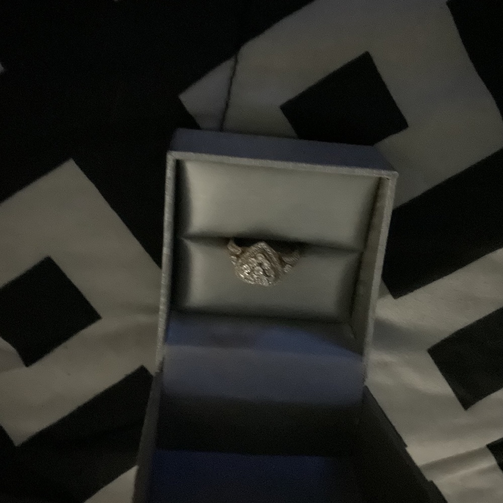 A women ring